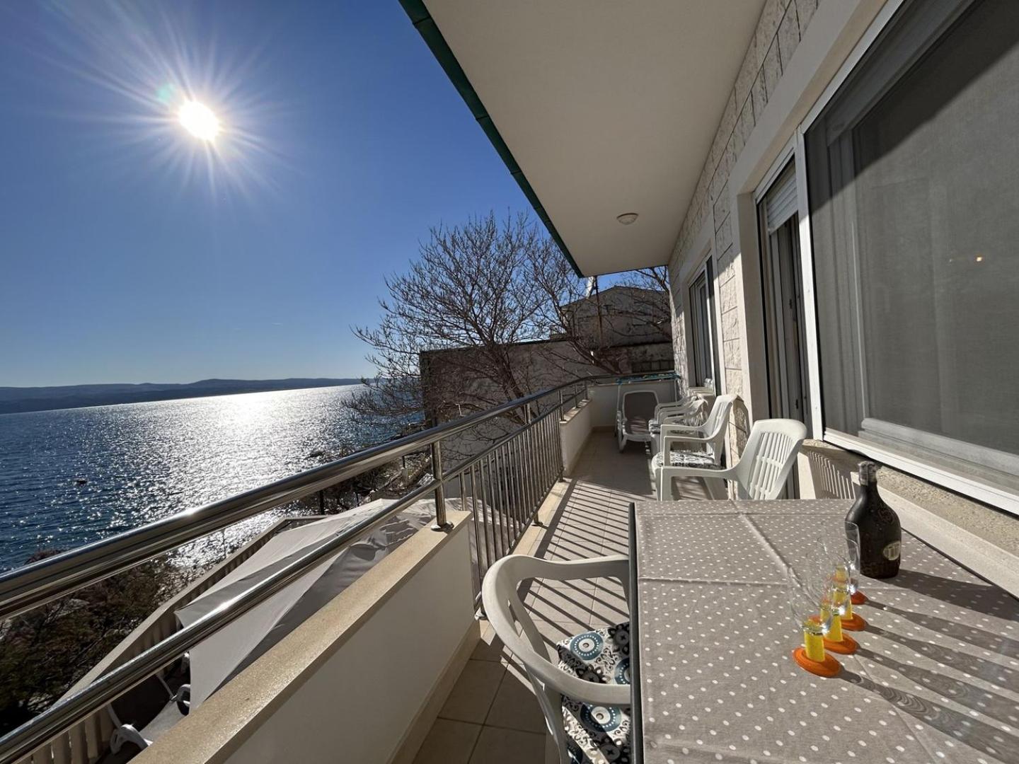 Azure Apartments By The Sea Near City Omiš Exterior foto